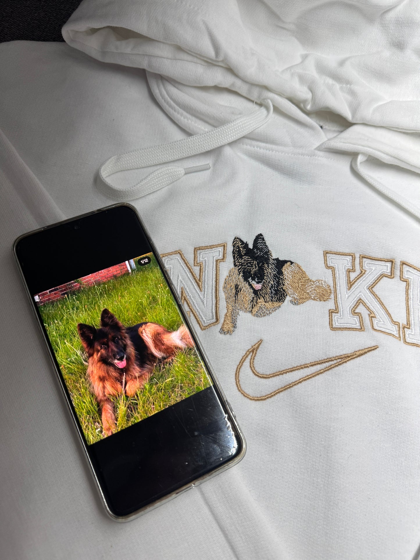 Hoodie with your pet (photo must be send on our ig)