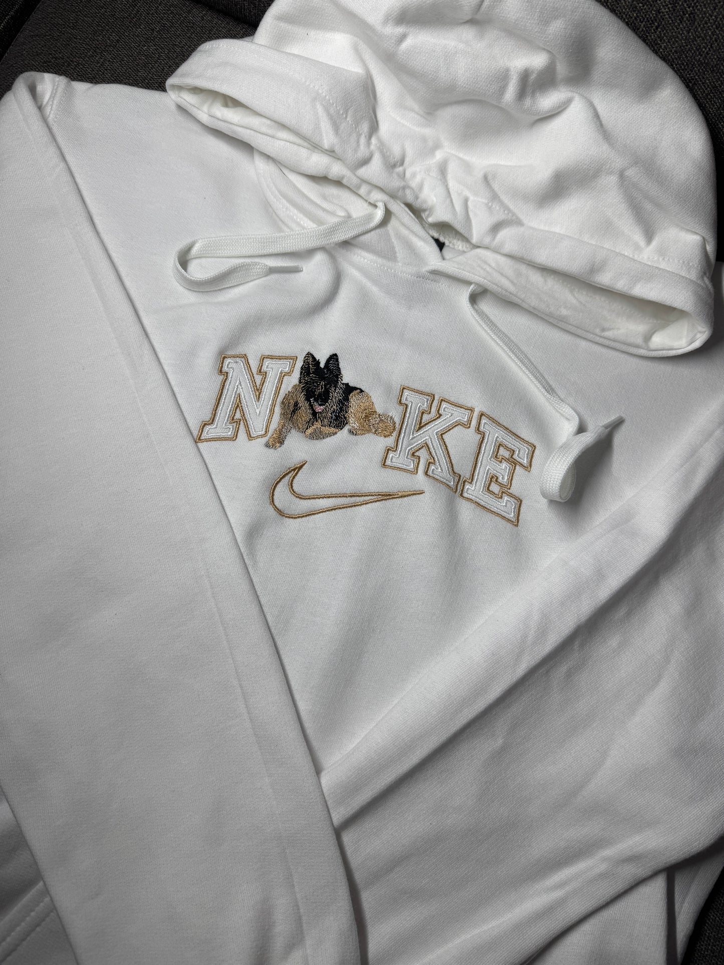 Hoodie with your pet (photo must be send on our ig)